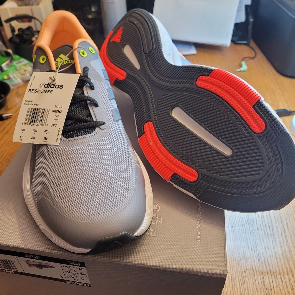 Man's Adidas Sneakers 👟 - Picture 5 of 10